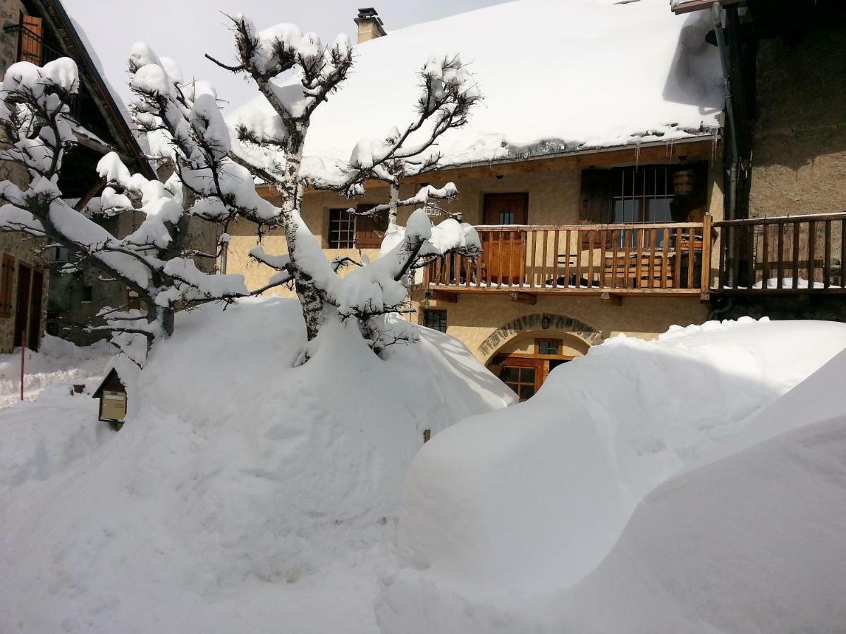 Chez Annie & Marcel Bed and Breakfast Le Monêtier-les-Bains Exteriör bild