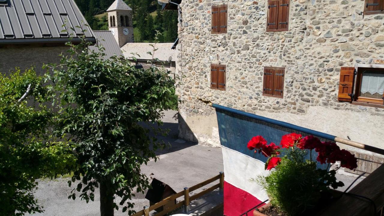 Chez Annie & Marcel Bed and Breakfast Le Monêtier-les-Bains Exteriör bild
